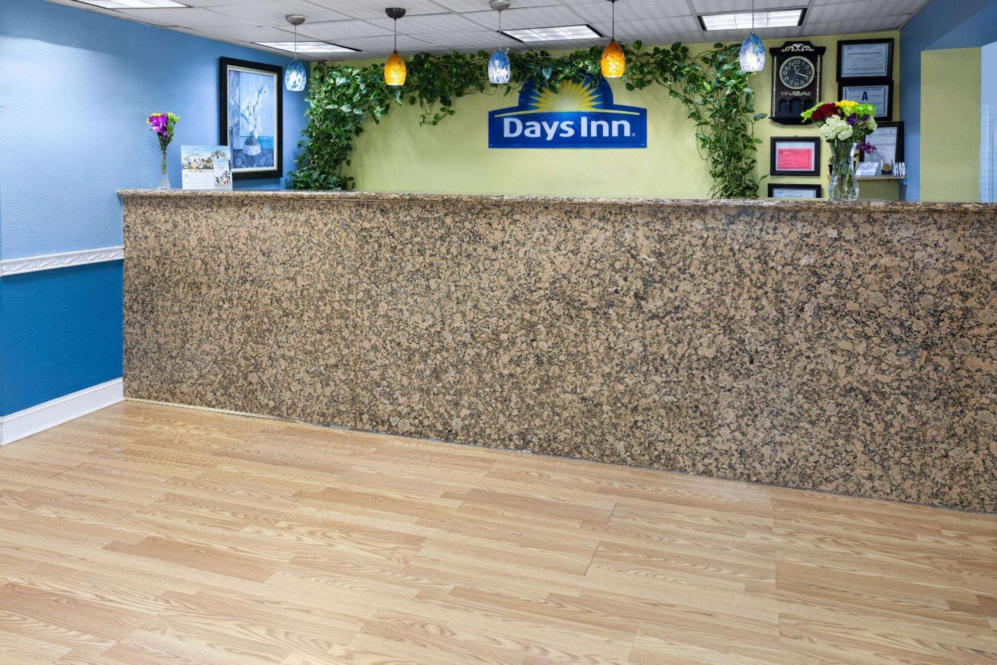 Days Inn By Wyndham Waycross Eksteriør bilde